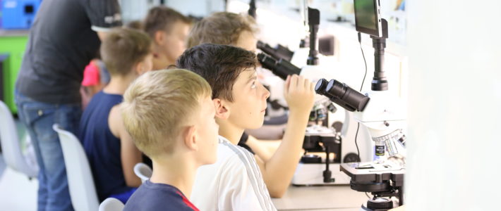 Участники спортивной смены «Дзюдо»  посетили лабораторию «Агротехнологии»