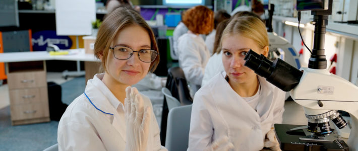 Стартовала октябрьская образовательная программа «Микробиология»
